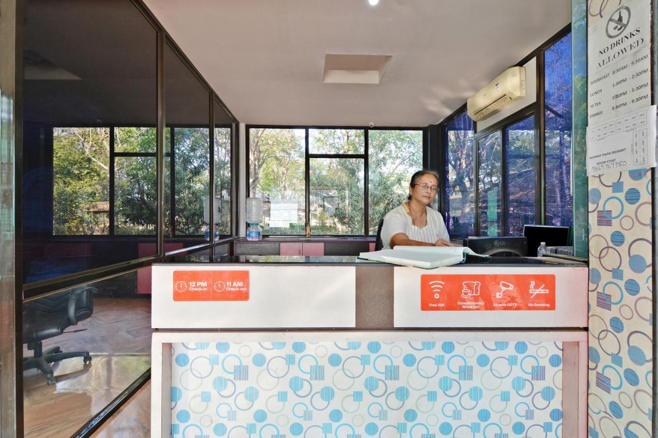 Oyo Midway Park Resort Atgaon Kültér fotó